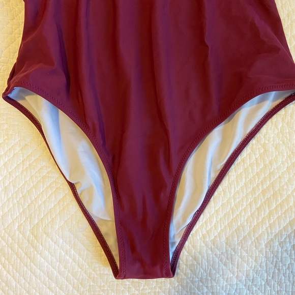 Cupshe Ruffle Bathing Suit - Picture 4 of 8